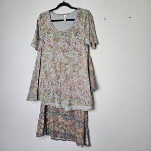 LulaRoe Shirt Lot of 2 Tunic Floral Paisley Tees Size Medium Casual Colorful‎